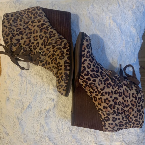 Lucky Brand Leopard Print Women’s Wedge Boots 6.5 - Picture 5 of 11